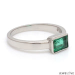 Load image into Gallery viewer, Platinum Ring with Emerald JL PT 1309
